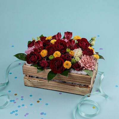 Букет цветов Любимой маме в ящике в Пышно Расцвели по цене 4900 ₽