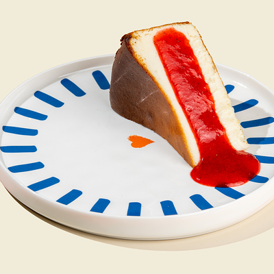 Чизкейк Сан-Себастьян с клубникой в Сицилия по цене 485 ₽