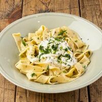 Паппарделле со страчателлой в Сыроварня