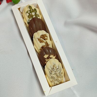 Пирожное Мадлен с белым и молочным шоколадомв Доставляем радость на дом! по цене 990 ₽