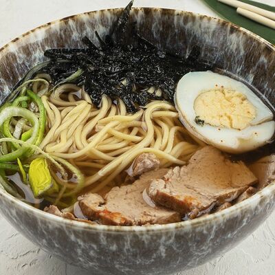 Суп рамен со свининой в Кушай мясо по цене 495 ₽