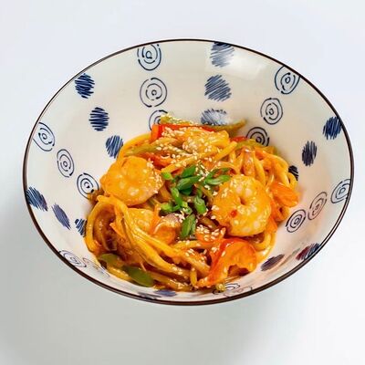 Яичная лапша с креветками в соусе Том-ямв Gourmetto по цене 850 ₽