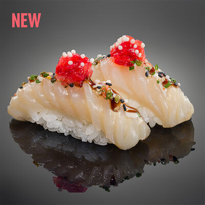 Суши никкей Гребешок с клубникой в Ricers по цене 735 ₽