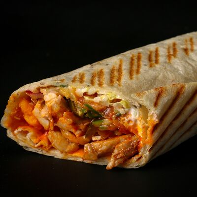 Шаурма Dragon breath maxi в Simons Gyros по цене 469 ₽