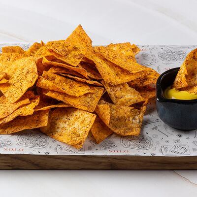 Начос с сырным соусом в Solo Street Food по цене 149 ₽