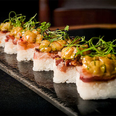 Осидзуси с хамачи и Ама эби в Self Edge Japanese по цене 2400 ₽