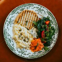 Завтрак 8ам с лососем в Bistro 8am