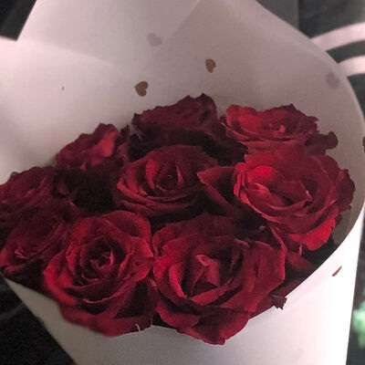 Букет красных длинных роз в ФАБРИКА БУКЕТОВ по цене 2850 ₽