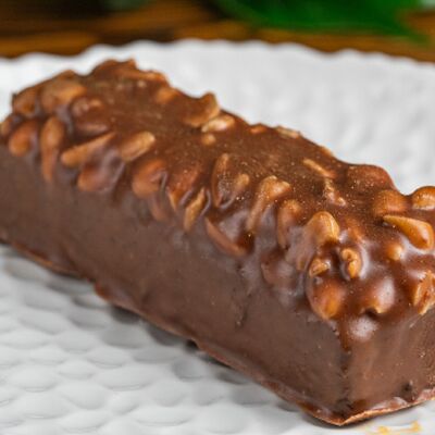 Пирожное Сникерс в Та самая на Хмельницкого по цене 392 ₽