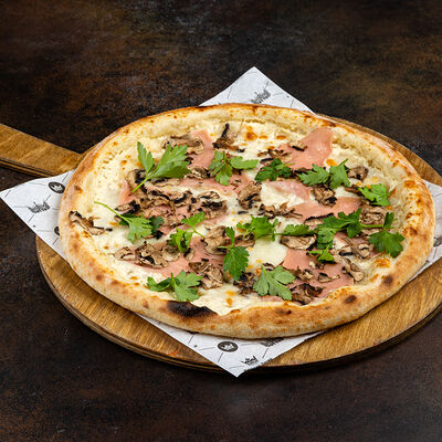 Пицца с ветчиной и грибами в Город детей по цене 575 ₽