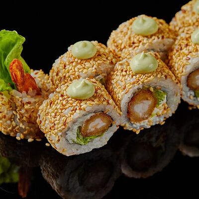 Ролл с креветкой темпура в Рамен с уткой по цене 500 ₽