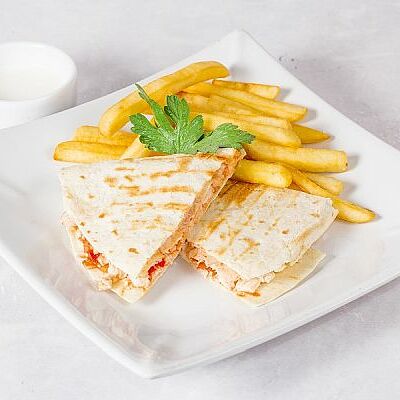 Кесадилья с картофелем фри в Луиджи & Тосё по цене 189