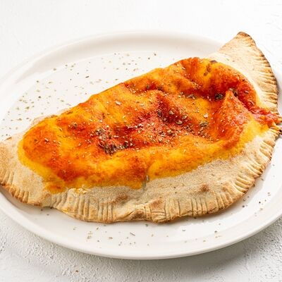 Кальцоне Прошутто фунги в Forest pizza по цене 1100 ₽