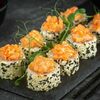 Ролл с тартаром из лосося в Tsu-na-mi sushi&pizza по цене 490