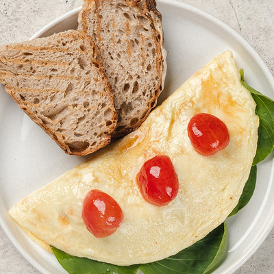 Омлет из двух яиц с курицей и грибами в Etika bakery - Этика пекарня по цене 590 ₽