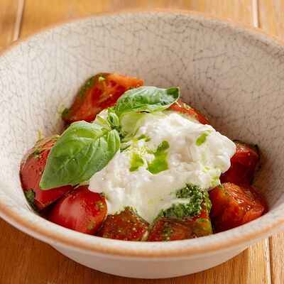 Страчателла с томатами и пряным маслом в Russo Italiano по цене 890 ₽