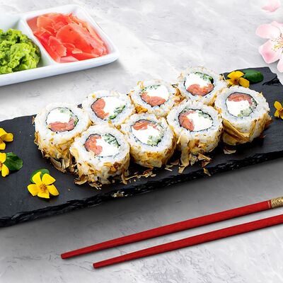 Бонито с копченым лососем в Sushi White Lux по цене 529 ₽