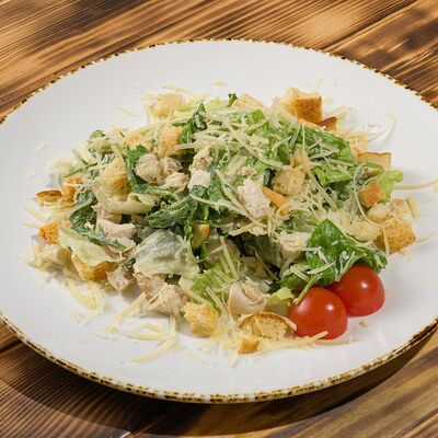 Салат цезарь с курицей в Ресторан Мангал по цене 610 ₽