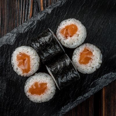 Маки с лососем в Суши Гурмэ по цене 360 ₽