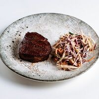 Стейк Филе Миньон с салатом Коул Слоу в Стейк & Эггс