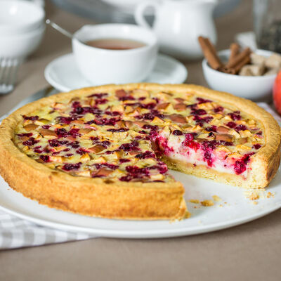 Пирог сладкий Брусничный в Вот Такие Пироги по цене 730 ₽