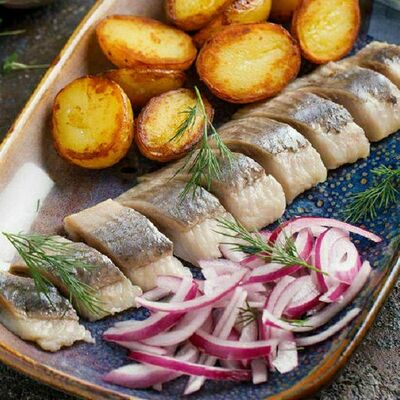 Селедочка с беби-картофелем в Баклажан в ТЦ 