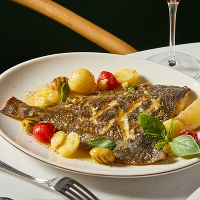 Камбала по-средиземноморски в Траттория Минисыроварня по цене 1240 ₽