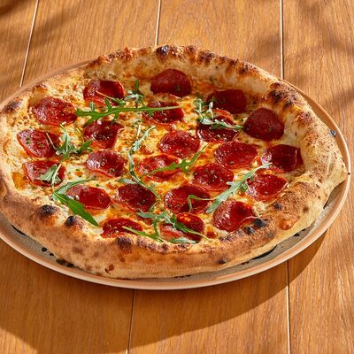 Пицца салями и трюфельным соусом в Russo Italiano по цене 890 ₽