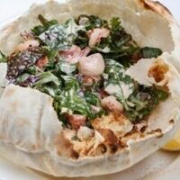 Салат с морепродуктами в хрустящей коробочке в Мария Санта