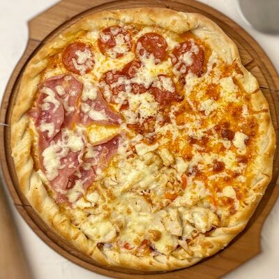 Пицца Четыре сезона 31см в Pizza della Casa по цене 649 ₽