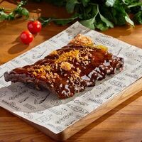 Свиные ребрышки в соусе апельсиновый Джек Дэниэлс в BBQ Beer Restaurant