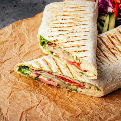 Завертон с колбасками в Bourbon по цене 380 ₽