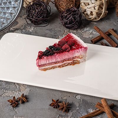 Торт Мусс Йогуртовый с лесными ягодами в Дворец свадеб по цене 290 ₽