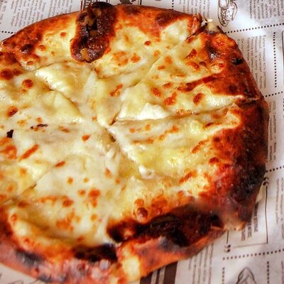 Хачапури по-мегрельски в Арт-шоу ресторан Балаган Сити по цене 630 ₽