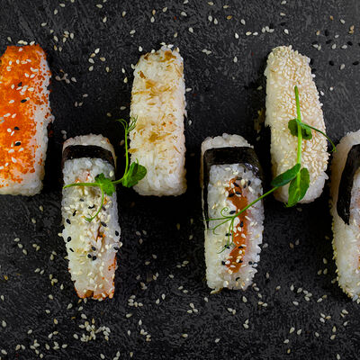 Сет Онигири в Restobar Первый & Ресторан доставки Личный повар по цене 620 ₽