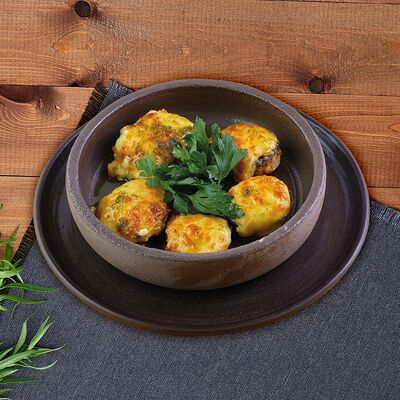 Шампиньоны, запеченные с сыром сулугуни в Деда хинкали по цене 740 ₽