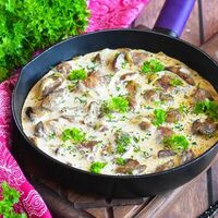 Куриная печень в сливочном соусе в Три печки