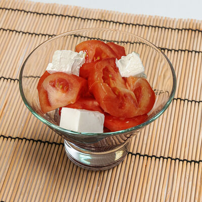 Помидоры с брынзой в Бон аппетит по цене 115 ₽