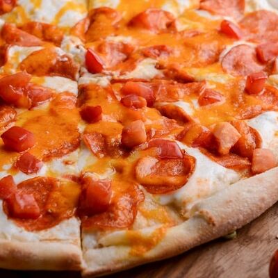 Пицца «Сливочная пепперони» в Pizza by Libre по цене 638 ₽