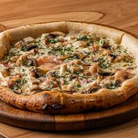 Пицца С куриным жюльеном в Паркинг