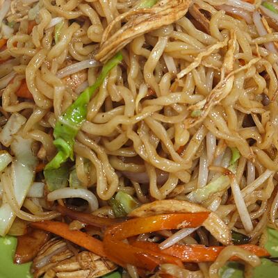 G11 Жареная лапша с курицей в Чайна-Рай по цене 660 ₽