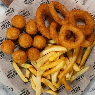 Сет закусок в Mikemolly по цене 1200 ₽