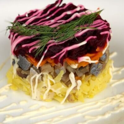 Сельдь под шубой в КафеПельмешкин дворик по цене 180 ₽