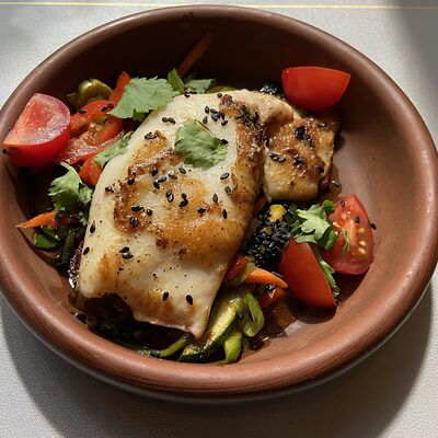 Фаршированный кальмар с овощами в Сиртаки по цене 680 ₽