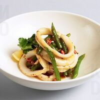 Кальмар с кенийской фасолью и тайским чили в КИDO