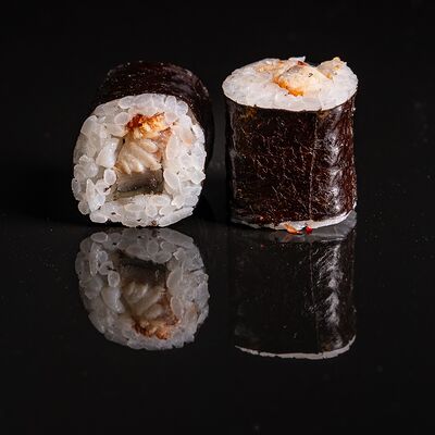 Хосомаки с угрем в Sushiland по цене 439 ₽