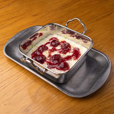 Рисовая каша, вишня конфи, цедра лайма в 321 Club by Novikov по цене 490 ₽