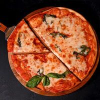 Пицца Маргарита в Domum