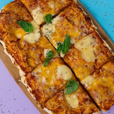 Пицца сырная в Кормим правильно казань по цене 605 ₽