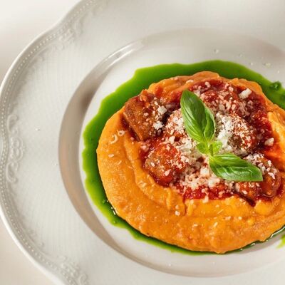 Польпетте с пюре и песто из вяленых томатов в Тепло по цене 890 ₽